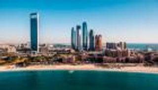 أبوظبي تمدد إعفاء المنشآت الفندقية من الرسوم السياحية