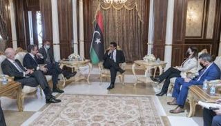 جانب من لقاء المنفي ورئيس الوزراء اليوناني ميتسوتاكيس بطرابلس