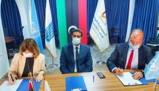 السفيرة الفرنسية توقع اتفاقية لدعم الانتخابات في ليبيا