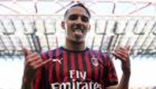 الميركاتو الصيفي.. بن ناصر يزيد أوجاع ميلان برقم قياسي جديد