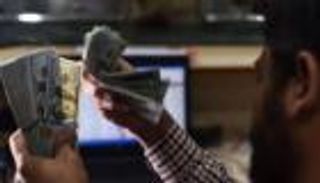 سعر الدولار في لبنان اليوم الخميس 15 أبريل 2021.. قفزة رمضان