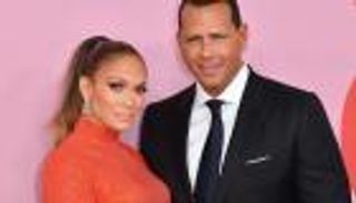 "أفضل كأصدقاء".. جنيفر لوبيز تنفصل عن أليكس رودريجيز 