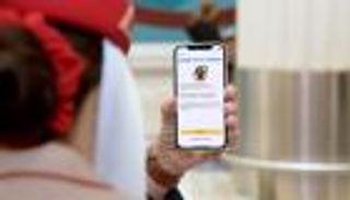 أولى رحلات "طيران الإمارات" بـ"جواز إياتا".. تجربة ريادية لتبسيط السفر