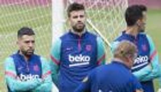 برشلونة ضد أتلتيك بلباو.. مشاركة بيكيه سر أم مخاطرة؟