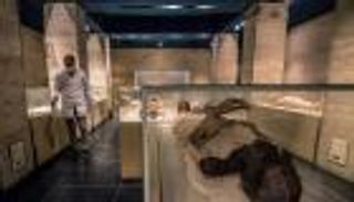 مصر تفتح أبواب قاعة المومياوات الملكية للزوار.. شاهد روعة التاريخ