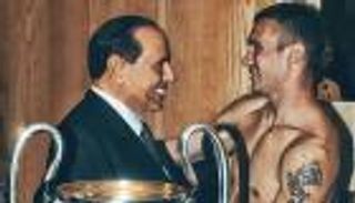 قصة صفقة.. بيرلسكوني يهدد بقطع ذراعه بسبب شيفتشينكو