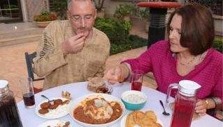 السفير الأمريكي بالخرطوم وزوجته