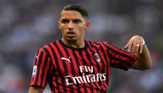 إسماعيل بن ناصر لاعب ميلان الإيطالي