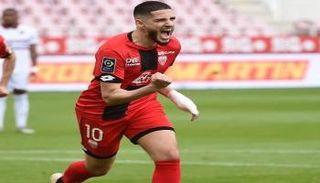 ياسين بنزية لاعب ديجون الفرنسي