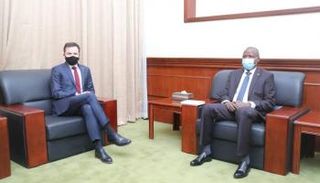 الدكتور الهادي إدريس عضو مجلس السيادة ومستشار رئيس وزراء بولندا