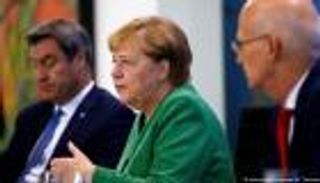 زودر ينسحب من سباق ميركل ويترك الملعب لأرمين لاشيت