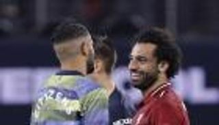 مقارنة لا تتوقف.. هل يتفوق رياض محرز على محمد صلاح؟