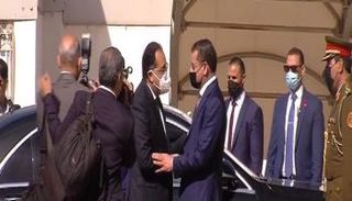 رئيس الوزراء المصري مصطفى مدبولي لدى وصوله طرابلس