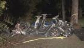 سيارة تسلا تقتل شخصين في حادث خطير.. وأسهم الشركة تهوي