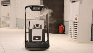 أحد أجهزة تعقيم المسجد الحرام