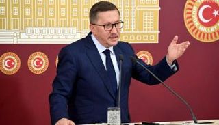 المعارض التركي لطفي تورقان 