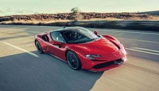 طراز فيراري SF90 Stradale
