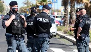 عناصر من الشرطة الإيطالية - أرشيفية