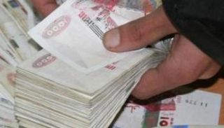 أسعار اليورو والدولار في الجزائر