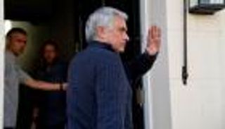 التاسع.. هل ينقذ بطل أوروبا القديم جوزيه مورينيو من البطالة؟