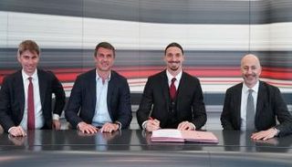 توقيع زلاتان إبراهيموفيتش