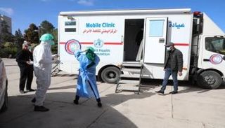 عيادة متنقلة للكشف عن كورونا في ليبيا