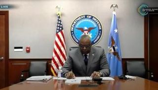 وزير الدفاع الأمريكي لويدأوستن خلال كلمته