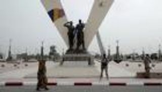 بحضور ماكرون.. تشاد تشيع "ماريشالها"