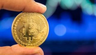 بيتكوين أشهر العملات المشفرة