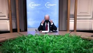 الرئيس الأمريكي جو بايدن خلال افتتاح قمة المناخ 