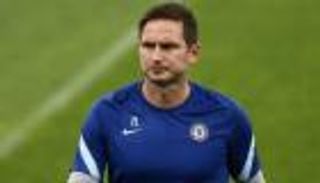 لامبارد يقترب من العودة إلى الدوري الإنجليزي بثورة صيفية