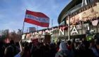 بعد ثورة الجماهير.. مالك تطبيق موسيقي شهير يعرض شراء أرسنال