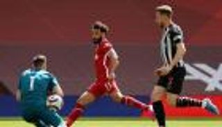 الفرص المهدرة تضع محمد صلاح تحت القصف في ليفربول