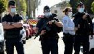 السلطات الفرنسية: مهاجم مركز الشرطة متطرف ويعاني من اضطرابات في الشخصية