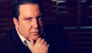 الإعلامي والشاعر اللبناني زاهي وهبي