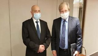 جانب من لقاء سابق بين السفير الأمريكي ورئيس مجلس النواب. 