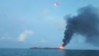 مقتل 3 أشخاص بهجوم على ناقلة نفط إيرانية 