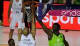 ضد ريال مدريد.. كورونا يدخل طفلا تاريخ الدوري الإسباني للسلة