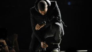 كانييه ويست خلال حفلة 