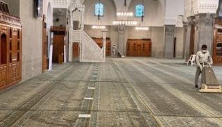 عملية تعقيم بأحد المساجد السعودية