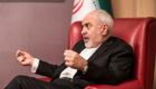 وزير الخارجية "المغيب".. سخرية لاذعة من تبعية ظريف لسليماني