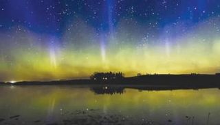 الشفق القطبي من نتائج العاصفة الجيومغناطيسية