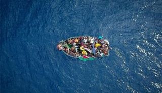 مركب هجرة غير شرعية