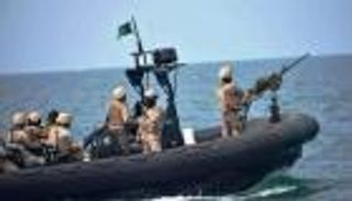 السعودية تدمر زورقا مفخخا بالبحر الأحمر مقابل ينبع