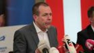 نائب أوروبي يطالب بوقف تمويل الإخوان "فورا"