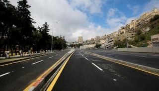 الأردن يلغي حظر التجول أيام الجمعة بعد انخفاض الإصابات بكوفيد-19- أرشيفية