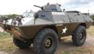 شركات سيارات ترتدي الزي العسكري.. ماركات السلم والحرب