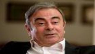 كارلوس غصن يظهر مرتين في ليلة واحدة.. لغز الرجل الهارب