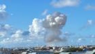 هجوم بسيارة مفخخة يستهدف مركزا حكوميا بمقديشو