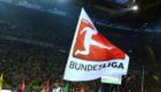 فريق قد يهبط بسببه.. الحجر الصحي يحكم الدوري الألماني